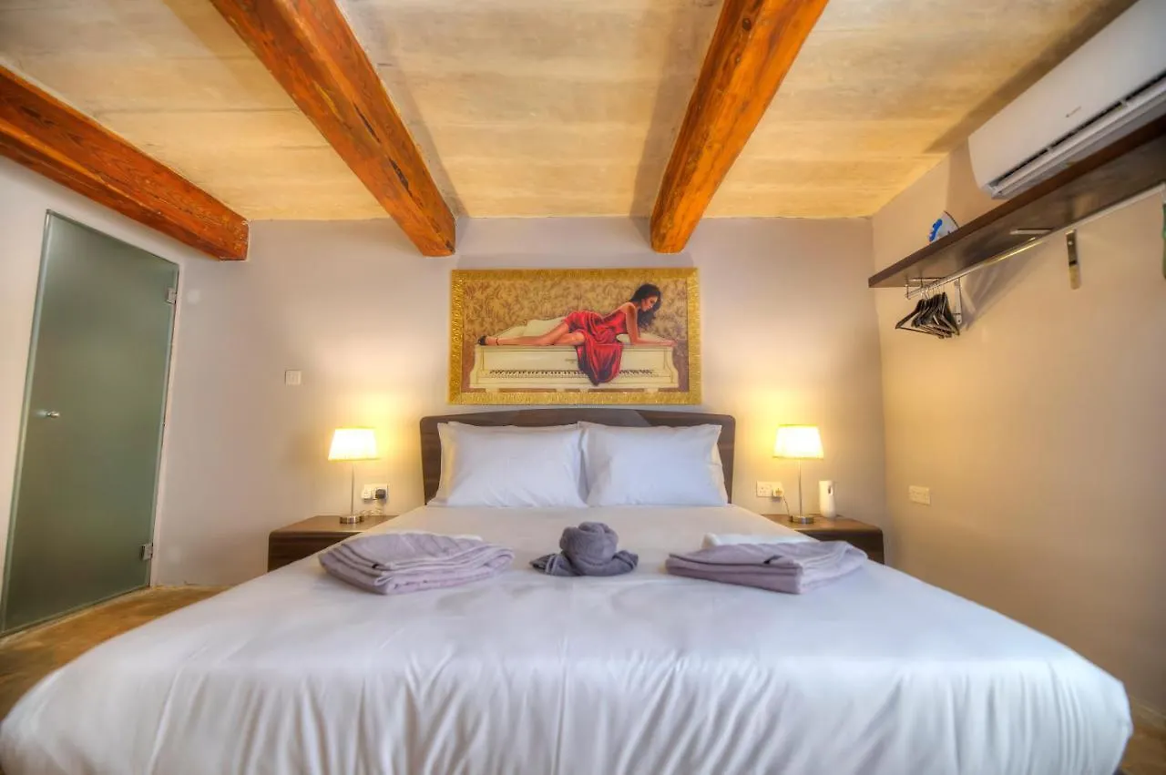 Romantic And Historical Maisonette In The Center Of Valletta Mbal1-1